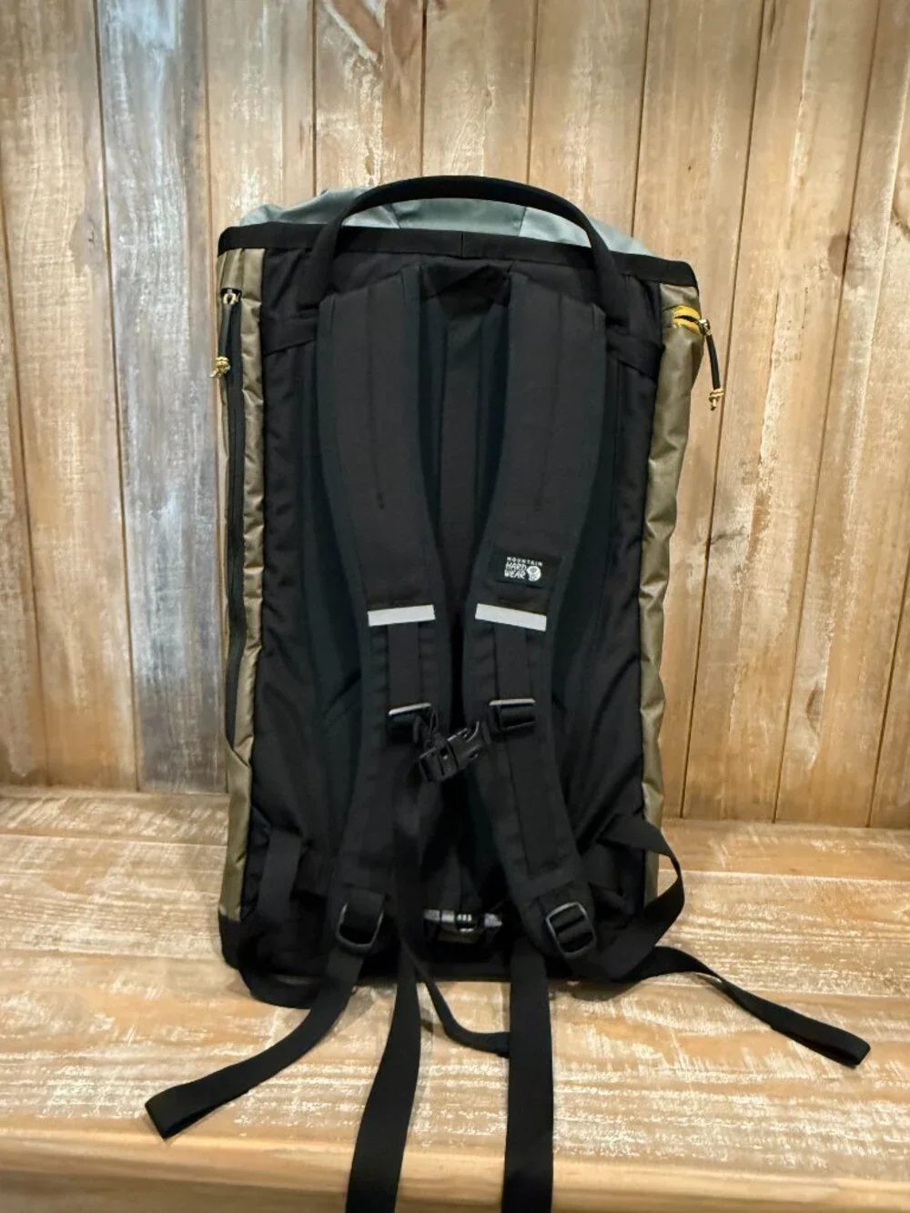 Mountain Hardwear Tuolumne 35L Unisex Backpack Green Utility Hiking Outdoor New